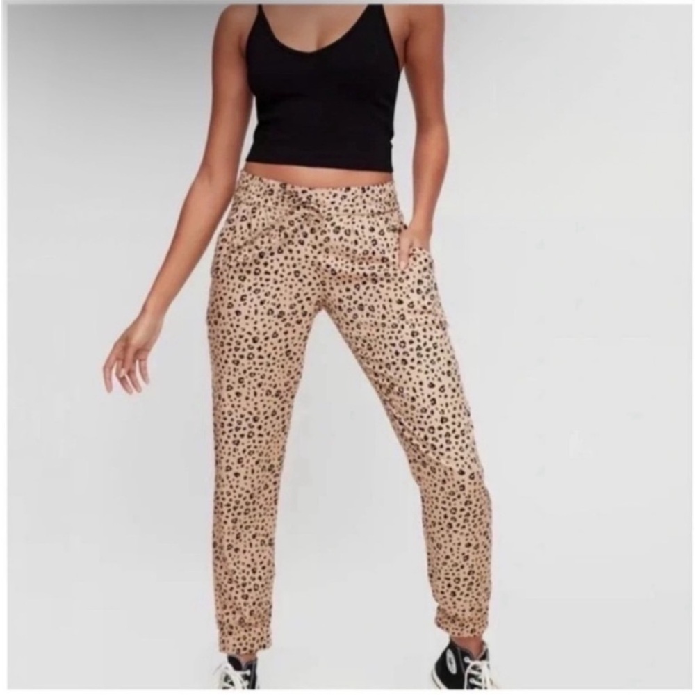 Aritzia Sunday Best Leopard Print Loungewear Jogger Pants